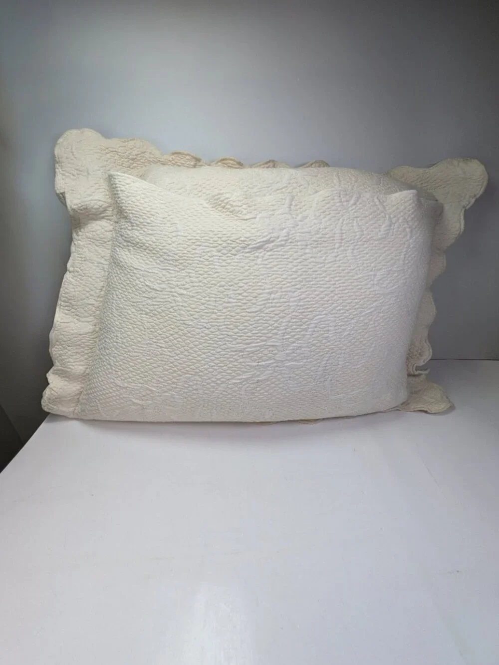 Vintage Shavel Portugal Matelasse Scalloped Pillow Sham Ivory Cotton Bow Design